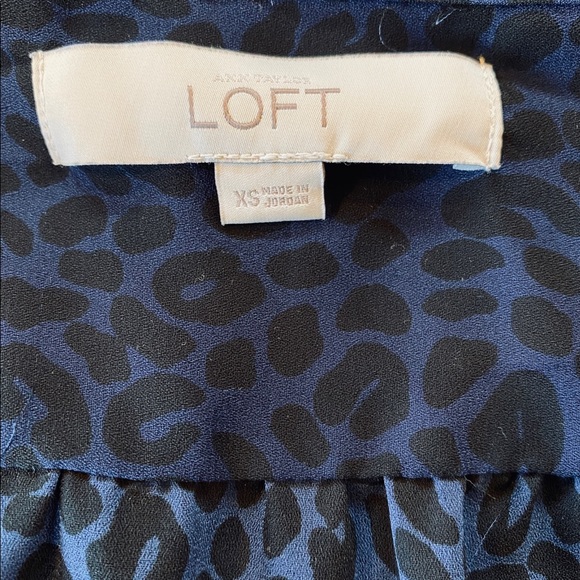 LOFT Woman’s Blue Button Down Cheetah Print Top XS - Picture 3 of 10